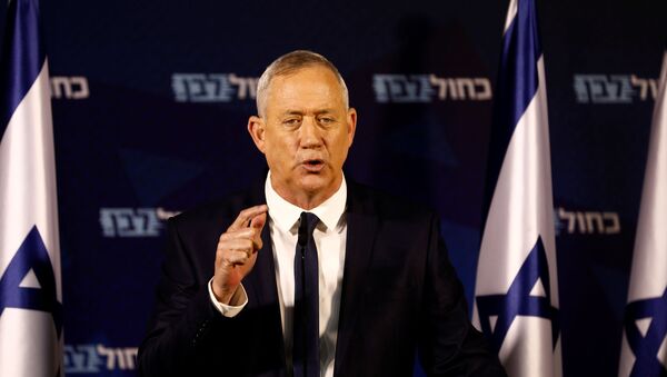 Benny Gantz, leader of Blue and White party, delivers a statement near Tel Aviv - Sputnik International