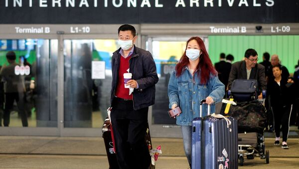 Passengers leave LAX after arriving from Shanghai, China - Sputnik International