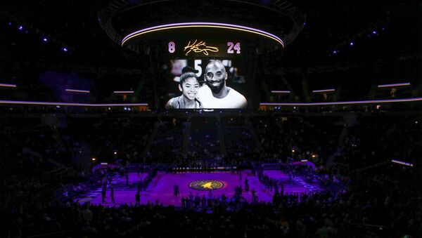The Minnesota Timberwolves pause to remember Kobe Bryant and his daughter Gianna before the game with the Sacramento Kings at Target Center, Minneapolis, Minnesota, 27 January 2020 - Sputnik International
