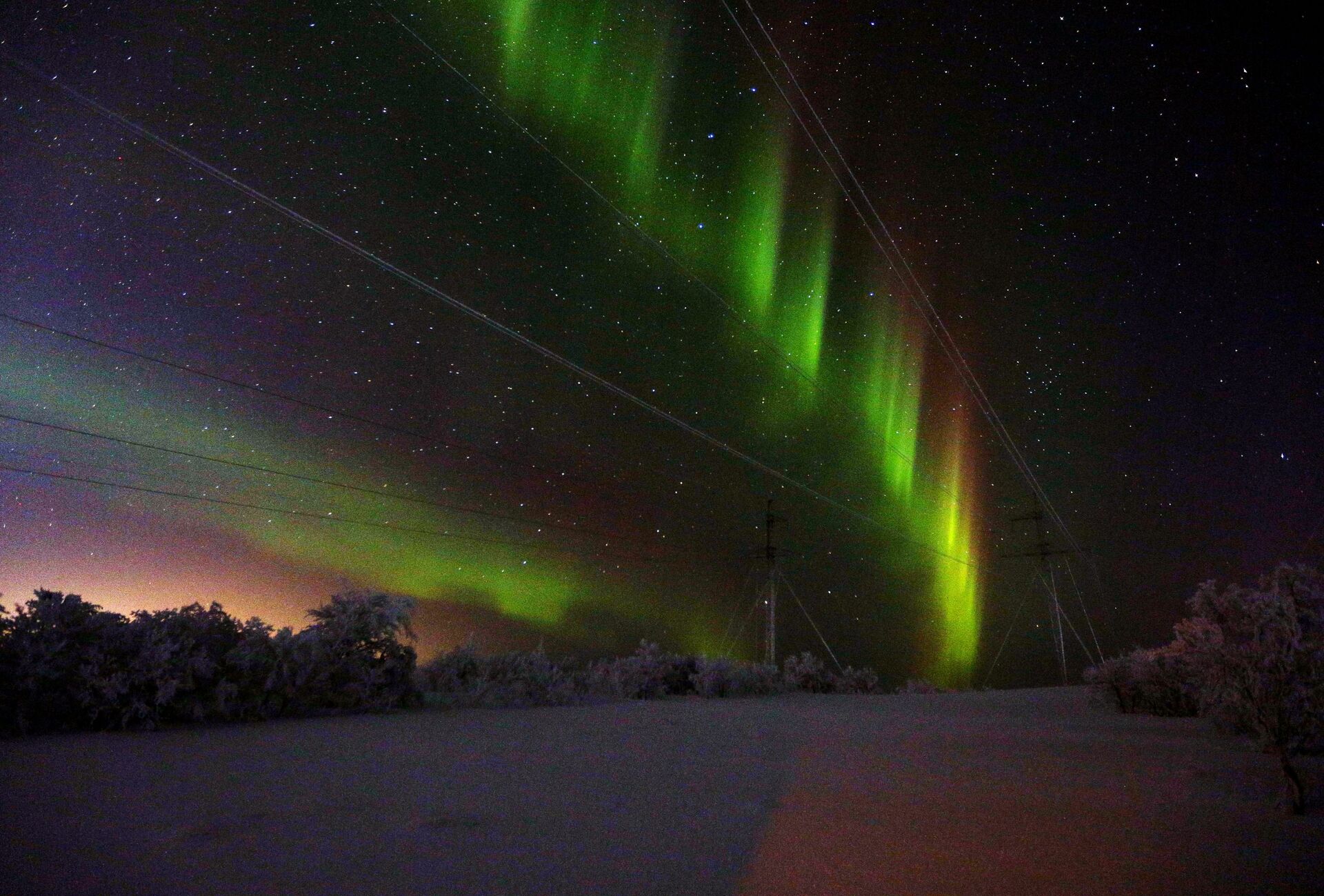 The northern lights in the Murmansk Oblast, Russia - Sputnik International, 1920, 23.12.2021