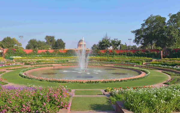 Mughal Garden at the Rashtrapati Bhavan (Presidential Palace) in New Delhi, India - Sputnik International