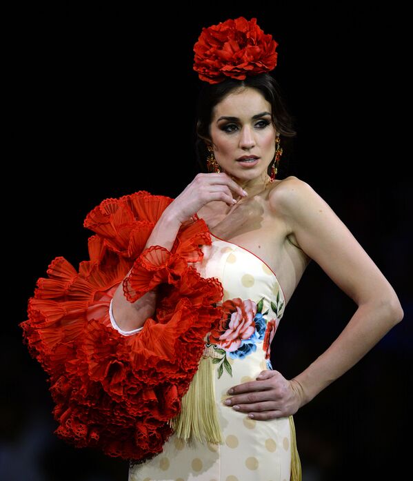 Beauty and Passion: Spirit of Spanish Dance Presented at International Flamenco Fashion Show - Sputnik International