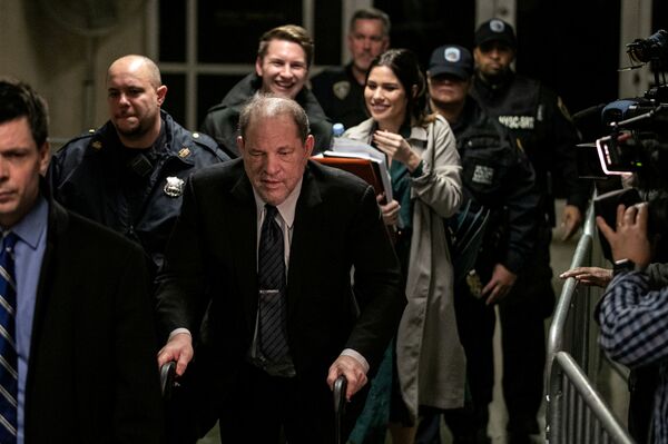 Weinstein Key Rape Accuser Breaks Into Tears on Stand as She Claims He Doesn't Have ‘Working Penis’ Weinstein Key Rape Accuser Breaks Into Tears on Stand as She Claims He Doesn't Have ‘Working Penis’ - Sputnik International