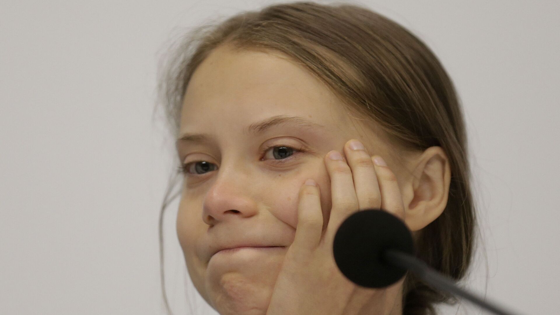 Climate activist Greta Thunberg takes part in a news conference at the COP25 climate summit in Madrid, Spain, Monday, Dec. 9, 2019. Thunberg is in Madrid where a global U.N.-sponsored climate change conference is taking place - Sputnik International, 1920, 31.10.2021