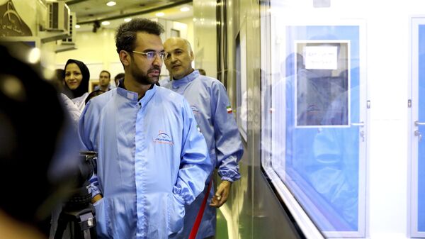 Minister of Information and Communications Technology Mohammad Javad Azari Jahromi at the space research center in Tehran, Iran - Sputnik International