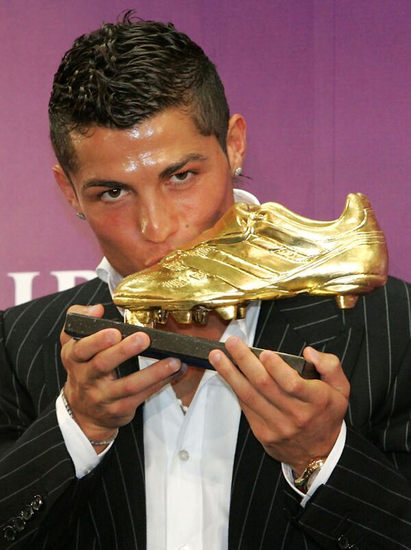 Happy Birthday: Football Star Cristiano Ronaldo Turns 35 - Sputnik International