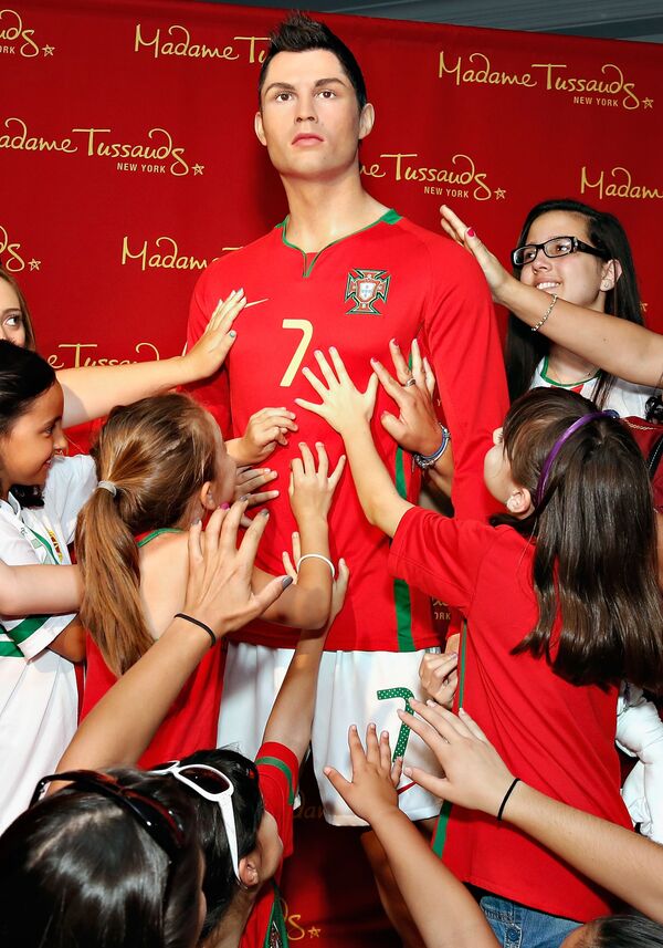 Happy Birthday: Football Star Cristiano Ronaldo Turns 35 - Sputnik International