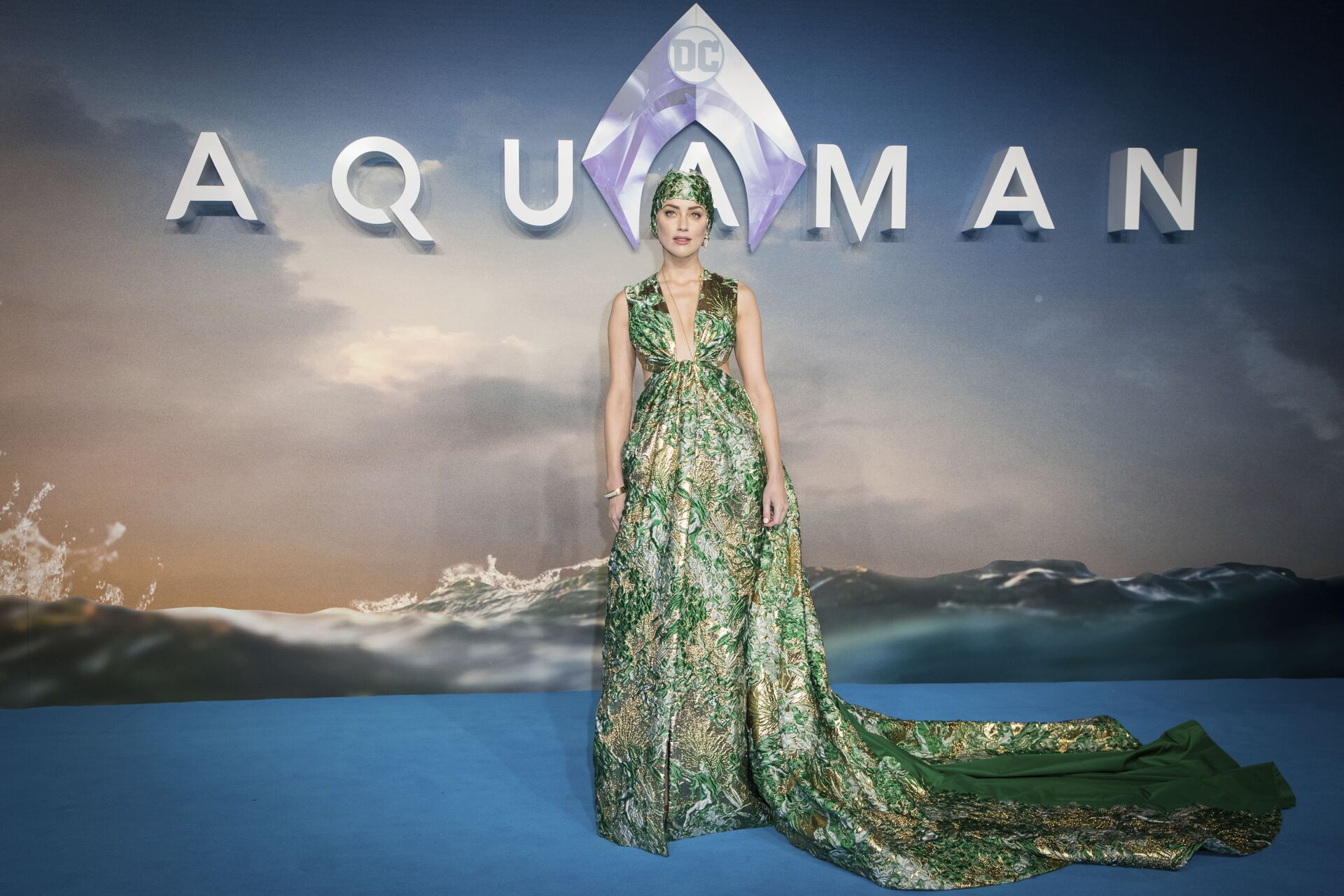 Actress Amber Heard poses for photographers upon arrival at the world premiere of the film 'Aquaman', in London, Monday, Nov. 26, 2018 - Sputnik International, 1920, 04.05.2022