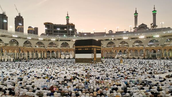 Muslims pray at the Grand Mosque during the annual Hajj pilgrimage in their holy city of Mecca - Sputnik International