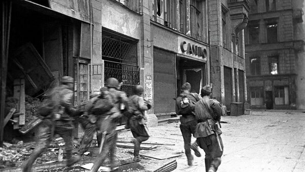 Red Army storms city - Sputnik International