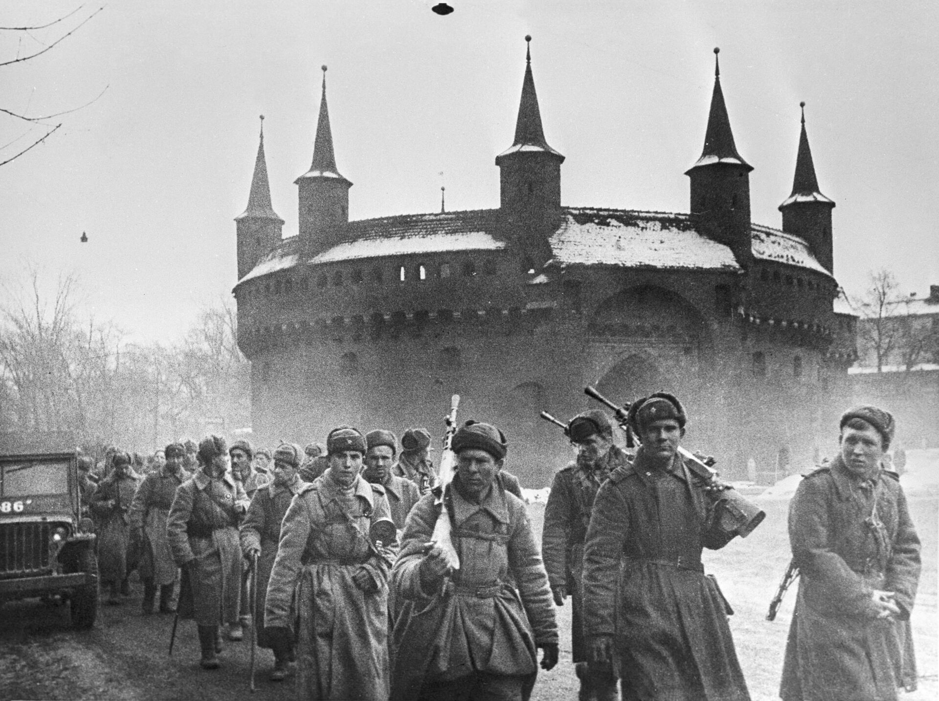 Troops from the 1st Ukrainian Front in Krakow, Poland, February 1945. - Sputnik International, 1920, 07.09.2021