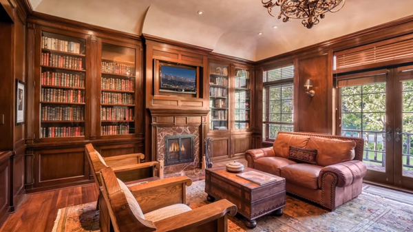 Photos: World’s Richest Man Jeff Bezos Buys Most Expensive House in Los Angeles - Sputnik International