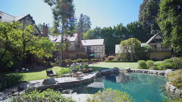 Photos: World’s Richest Man Jeff Bezos Buys Most Expensive House in Los Angeles - Sputnik International