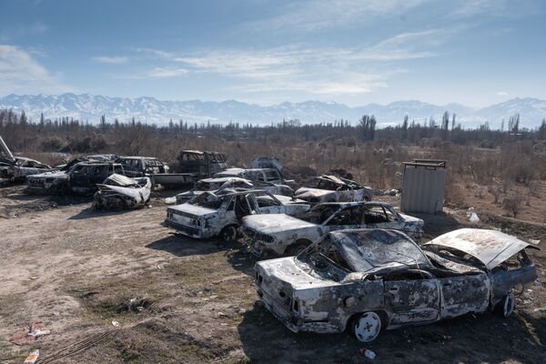 Cars burnt during mass protests in the Zhambyl region of Kazakhstan - Sputnik International