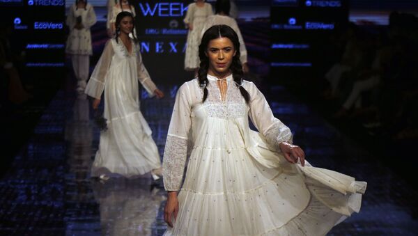Models walk the ramp to showcase the creations of Buna during Lakme fashion week in Mumbai, India, Thursday, Feb. 13, 2020.  - Sputnik International