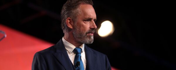 Jordan Peterson speaking with attendees at the 2018 Student Action Summit hosted by Turning Point USA - Sputnik International