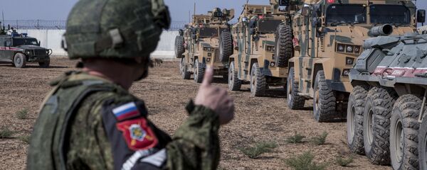 Turkish and Russian patrol near the town of Darbasiyah, Syria - Sputnik International