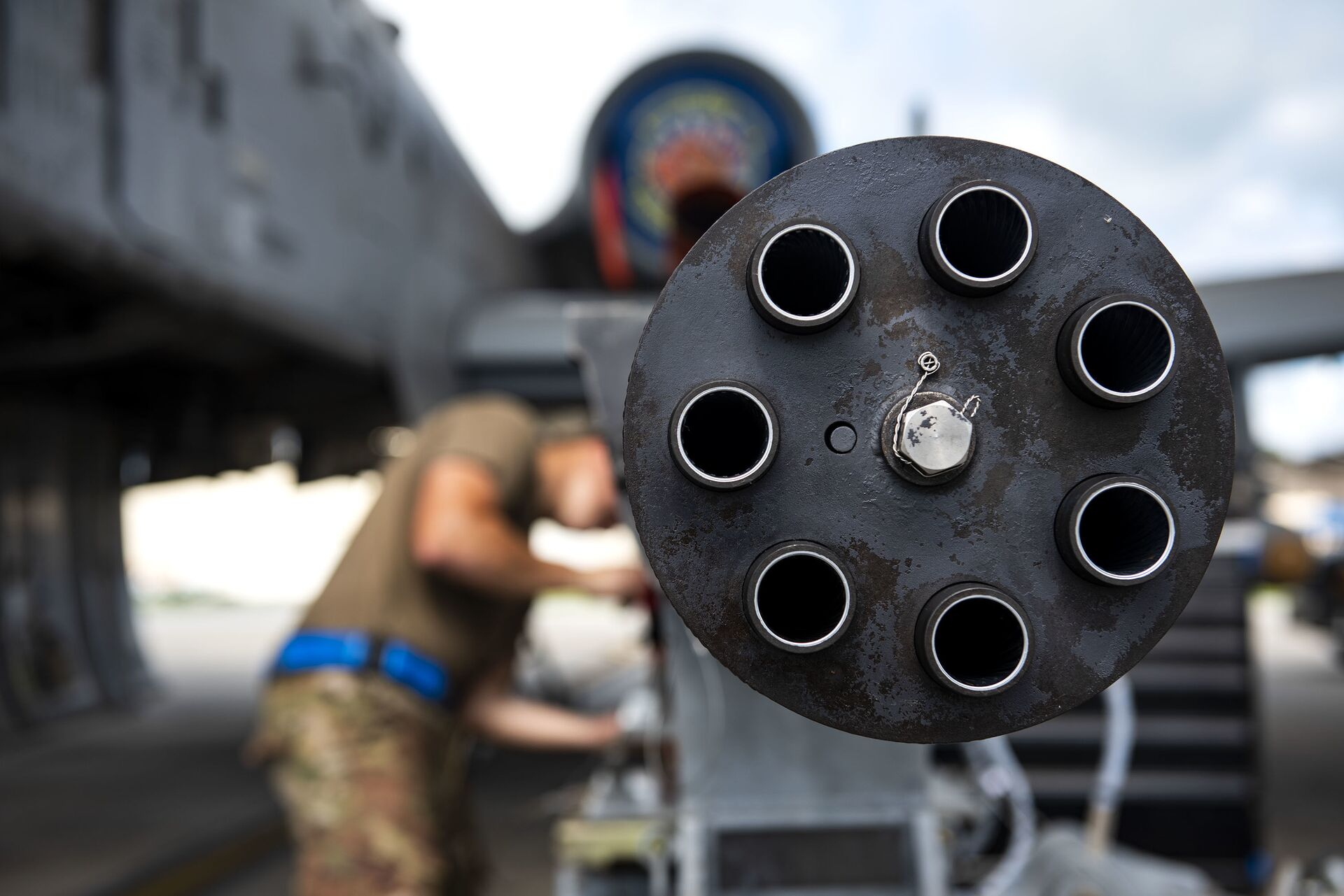 A 30mm GAU-8 Gatling Gun system gets secured during unscheduled maintenance, July 23, 2019, at Moody Air Force Base, Ga. Unscheduled maintenance occurs when discrepancies are discovered with A-10C Thunderbolt II weapon systems - Sputnik International, 1920, 14.10.2023