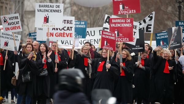 French lawyers attend a demonstration against pension reforms in Paris, France, 3 February 2020.  - Sputnik International