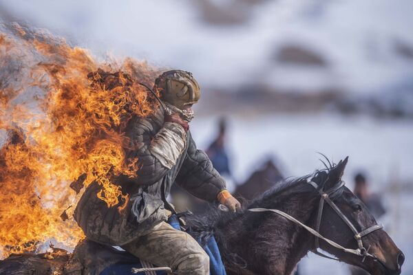 Stuntman during the traditional horse game Kok-boru Championship in Kyrgyzstan - Sputnik International