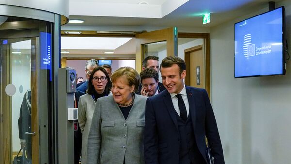 Germany's Chancellor Angela Merkel and France's President Emmanuel Macron in Brussels - Sputnik International
