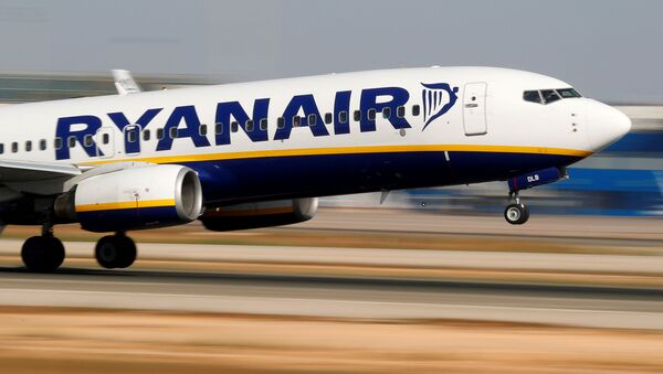 A Ryanair Boeing 737-800 plane takes off from the airport in Palma de Mallorca, Spain, 29 July 2018. - Sputnik International