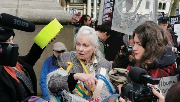 Vivienne Westwood attends a rally in support of Assange in London on 22 Feb 2020 - Sputnik International
