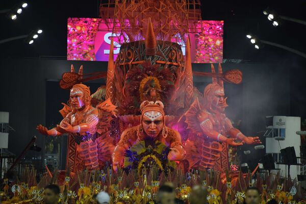 Revellers of the Tom Maior samba school perform during the first night of carnival in Sao Paulo Brazil at the city's Sambadrome early on February 22, 2020.  - Sputnik International