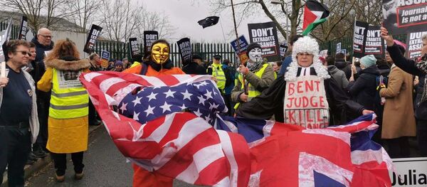Assange supporters hold protest in London - Sputnik International