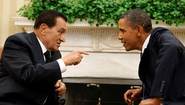 US President Barack Obama (R) meets with Egypt's President Hosni Mubarak in the Oval Office of the White House in Washington September 1, 2010 - Sputnik International