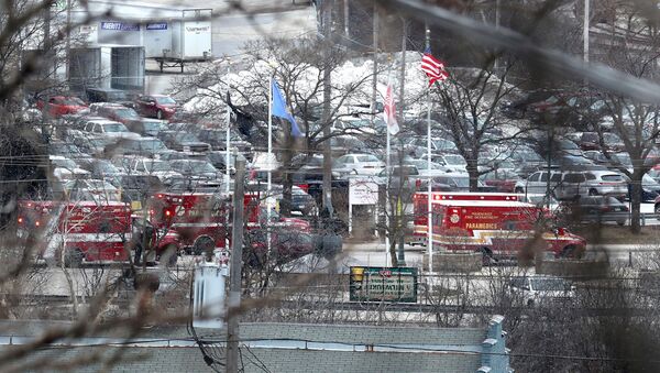 Emergency vehicles are parked near the entrance to Molson Coors headquarters in Milwaukee, Wisconsin, February 26, 2020.  Rick Wood/Milwaukee Journal Sentinel/USA TODAY NETWORK via REUTERS - Sputnik International