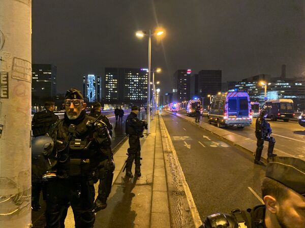 Protesters Start Fire Near Paris Gare De Lyon Railway Station – Police - Sputnik International