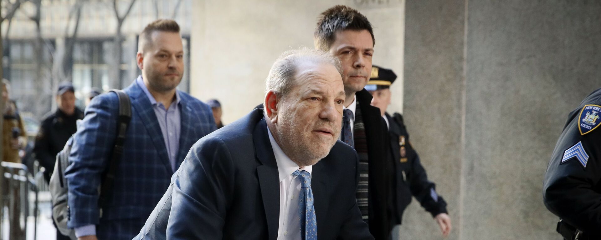 Harvey Weinstein arrives at a Manhattan courthouse as jury deliberations continue in his rape trial, Monday, Feb. 24, 2020, in New York. - Sputnik International, 1920, 25.07.2022