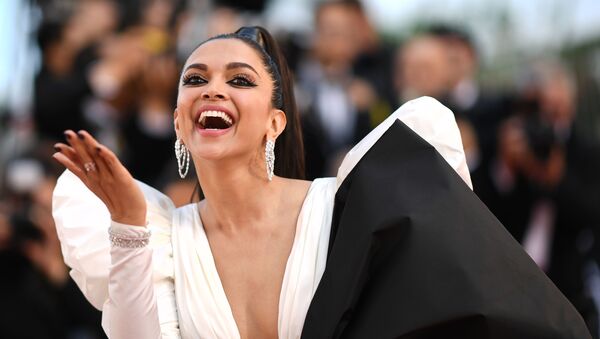 Danish-born Indian actress Deepika Padukone poses as she arrives for the screening of the film Rocketman at the 72nd edition of the Cannes Film Festival in Cannes, southern France, on May 16, 2019.  - Sputnik International