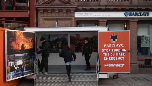 Pop-up exhibition blocks Barclays Bank in Belfast - Sputnik International