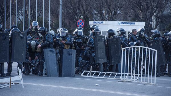 Police at protests in Bishkek - Sputnik International