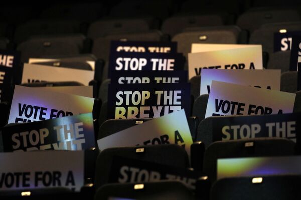 Coronavirus Has 'Paralyzed' British Economy Amid Major Post-Brexit Concerns, Economists Say - Sputnik International