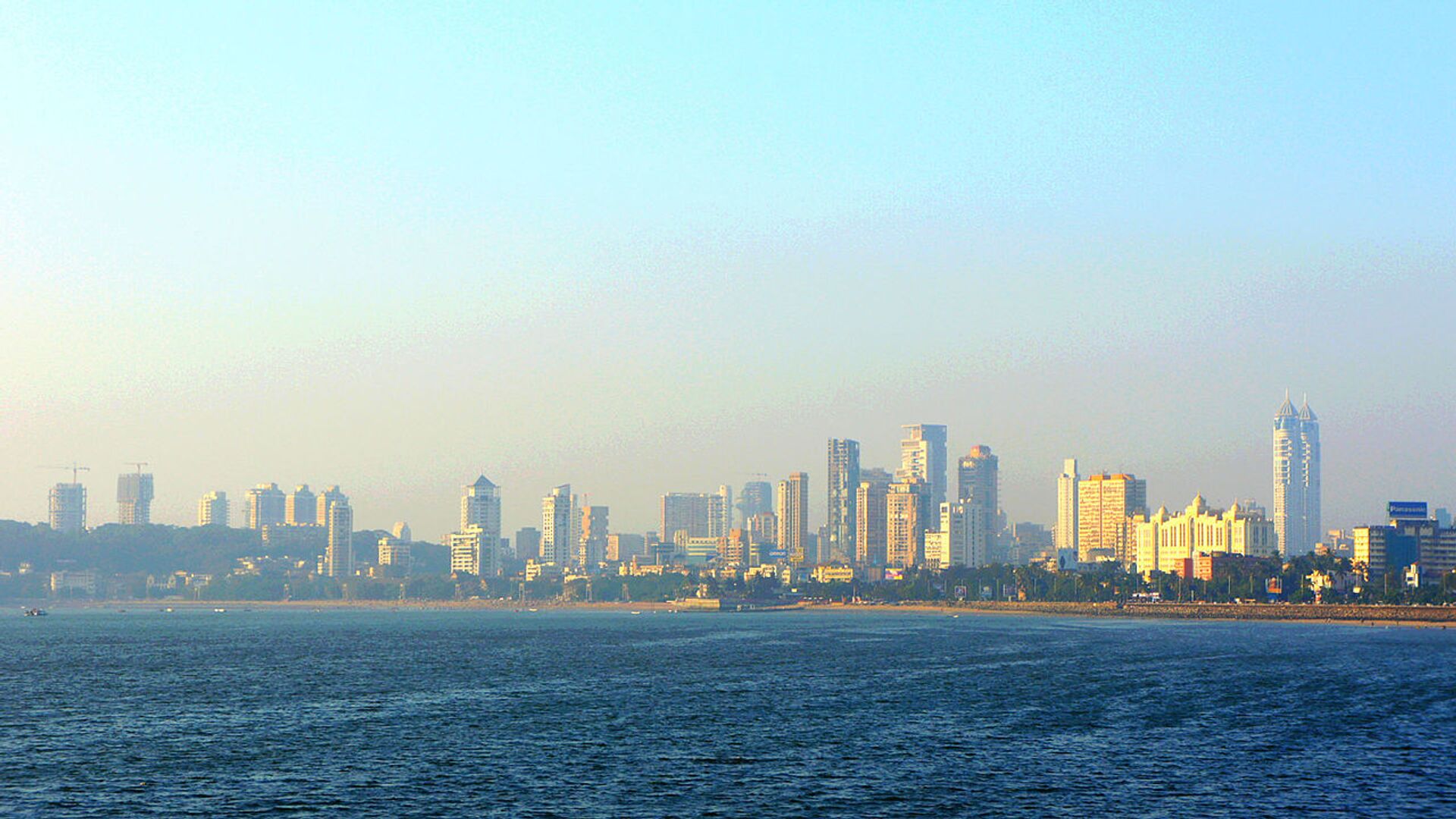  A view of the Mumbai skyline from Marine Drive - Sputnik International, 1920, 30.07.2022