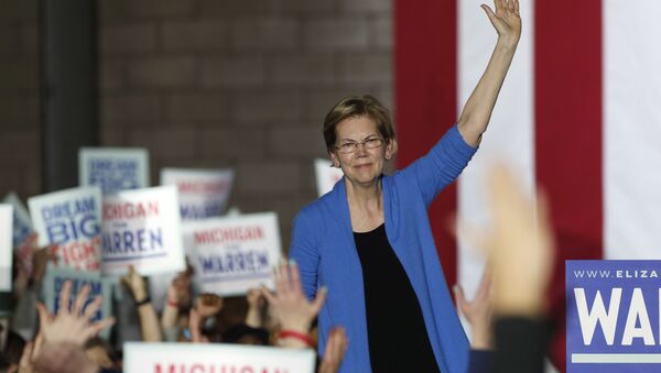 Democratic U.S. presidential candidate Senator Elizabeth Warren waves to supporters at her Super Tuesday night rally in Detroit, Michigan, U.S., March 3, 2020 - Sputnik International