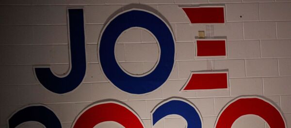 Supporters attend Democratic U.S. presidential candidate and former Vice President Joe Biden's campaign stop at Tougaloo College in Tougaloo, Mississippi, U.S., March 8, 2020. REUTERS/Brendan McDermid - Sputnik International