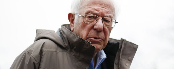 Democratic presidential candidate Sen. Bernie Sanders, I-Vt., visits outside a polling location at Warren E. Bow Elementary School in Detroit, Tuesday, March 10, 2020. - Sputnik International
