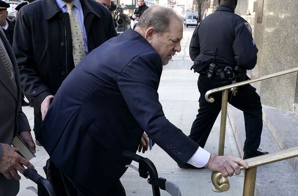 Harvey Weinstein Exits Quarantine After Surviving COVID-19 Despite Poor Health - Report - Sputnik International