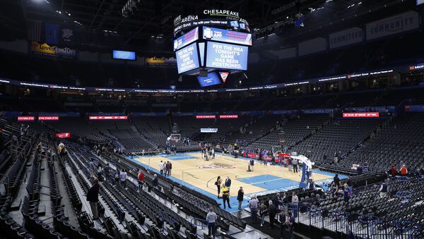 Fans leave after an announcement that the Oklahoma City Thunder vs. Utah Jazz game is canceled - Sputnik International