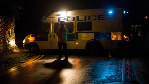 A police van blocks a road in Sunningdale, Berkshire, southwest of London (File) - Sputnik International