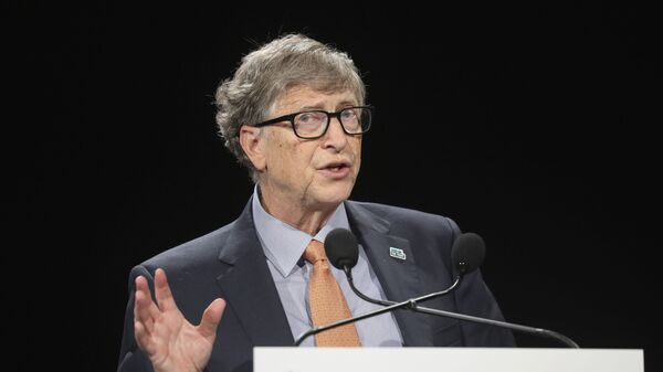 Bill Gates gestures as he speaks to the audience during the Global Fund to Fight AIDS event - Sputnik International