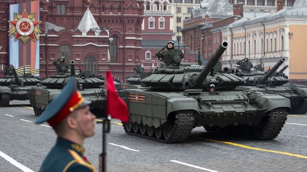 Russian tanks T-72 B3 drive during the Victory Day military parade - Sputnik International