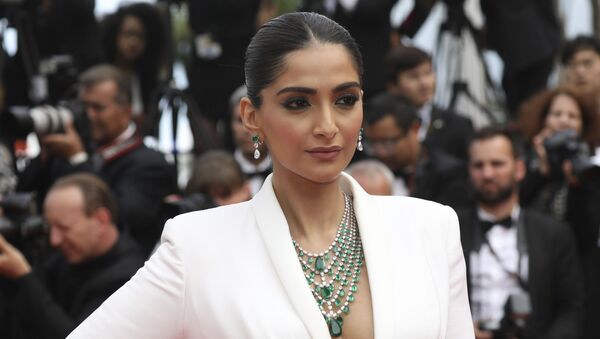 Actress Sonam Kapoor poses for photographers upon arrival at the premiere of the film 'Once Upon a Time in Hollywood' at the 72nd international film festival, Cannes, southern France, Tuesday, May 21, 2019 - Sputnik International