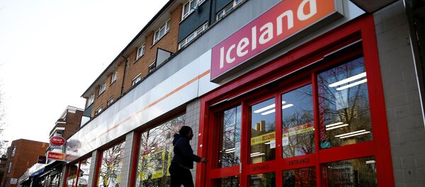 People enter an Iceland store in London, Britain. Picture taken March 2, 2020 - Sputnik International