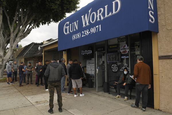 Lock, Stock, & Barrel: Why are Americans Hoarding Guns & Ammo Amid COVID-19 Pandemic? Lock, Stock, & Barrel: Why are Americans Hoarding Guns & Ammo Amid COVID-19 Pandemic? - Sputnik International