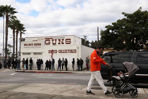 Lock, Stock, & Barrel: Why are Americans Hoarding Guns & Ammo Amid COVID-19 Pandemic? Lock, Stock, & Barrel: Why are Americans Hoarding Guns & Ammo Amid COVID-19 Pandemic? - Sputnik International